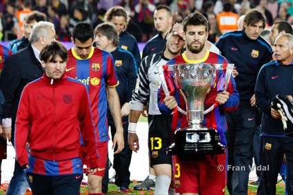 pique contempla la copa