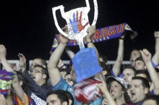 celebracion en las gradas del ciudad de levante