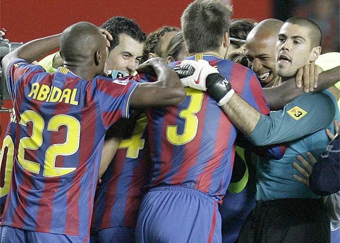 el barça deja la presion a un lado y da un recital en sevilla