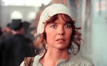 diane keaton - Louise Bryant in reds