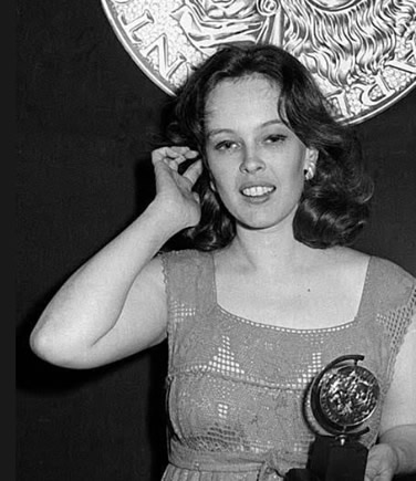 sandy dennis