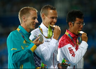 podium 50 km walk men