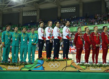 men team pursuit podium