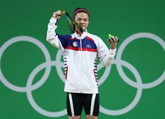 gold medal women 53 kg