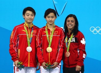 women podium 10m