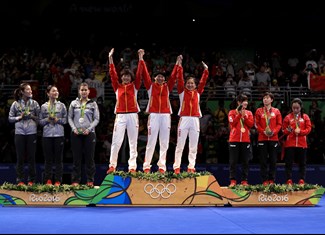 podium team women