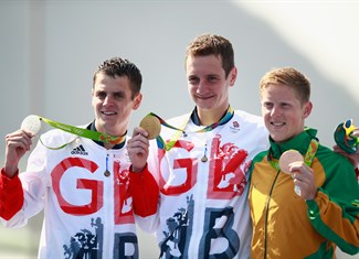 podium men